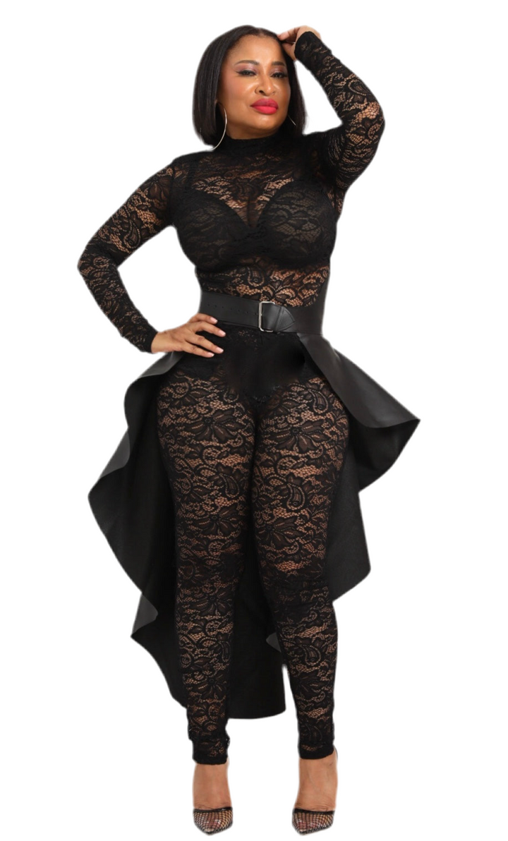 Lacy Contour Two-Piece Set – Curve-Hugging Elegance