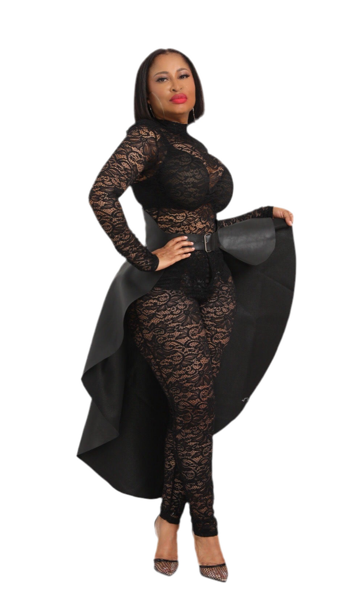 Lacy Contour Two-Piece Set – Curve-Hugging Elegance